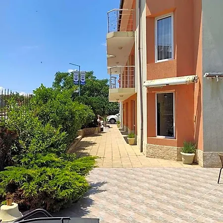 Perla Hotel 3*
