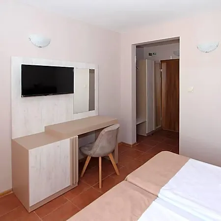 Perla Hotel 3*