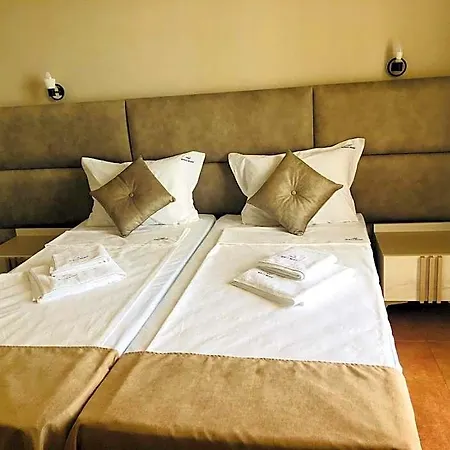 Perla Hotel 3*