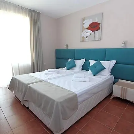 Perla 3*